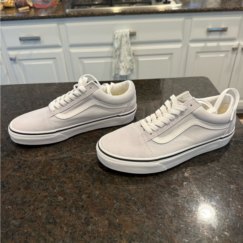Vans unisex sneakers - 6.5mens/8wmns - Picture 2 of 5